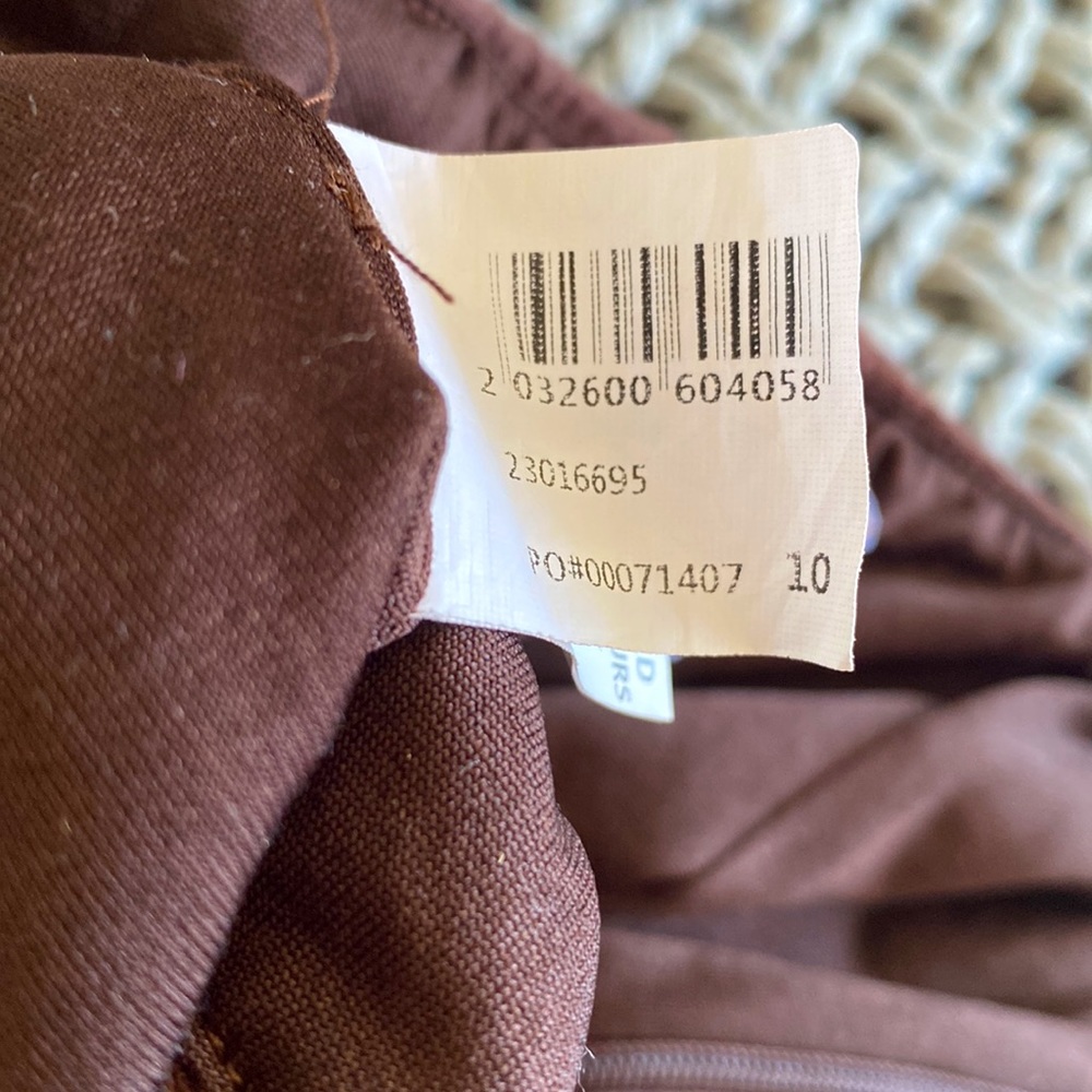 I am selling a brown crop top in woman’s size 10. - Picture 7 of 11